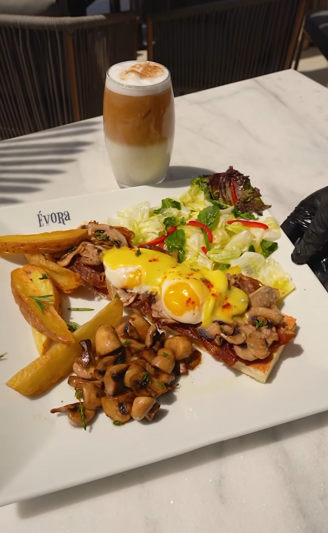 BACON BENEDICT